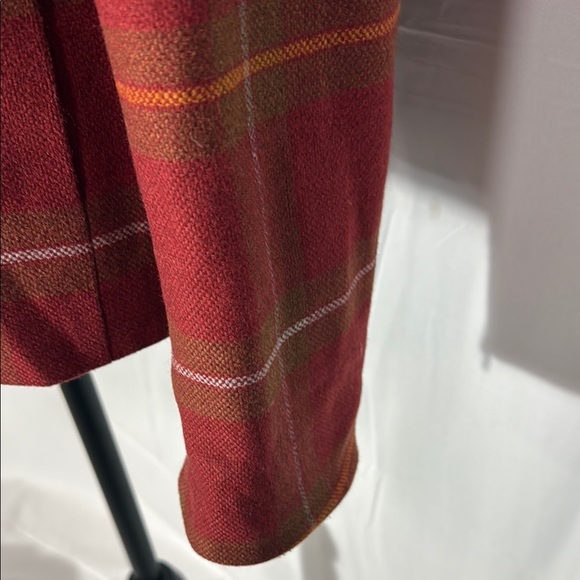 Carlisle Plaid Red Women's Jacket/Blazer 95% Wool 5% Cashmere. Size 10 - Picture 5 of 11